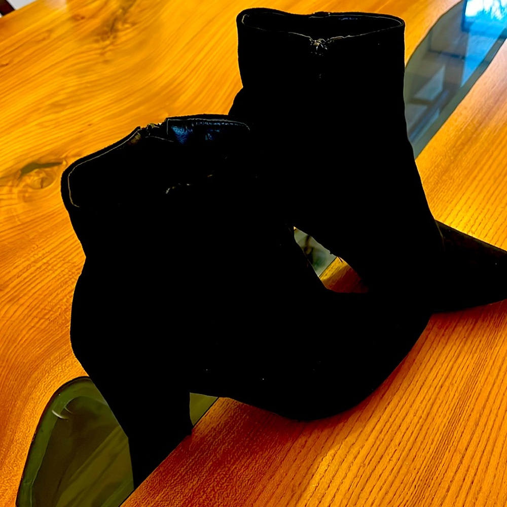 Black suede boots. Excellent condition (worn twice)